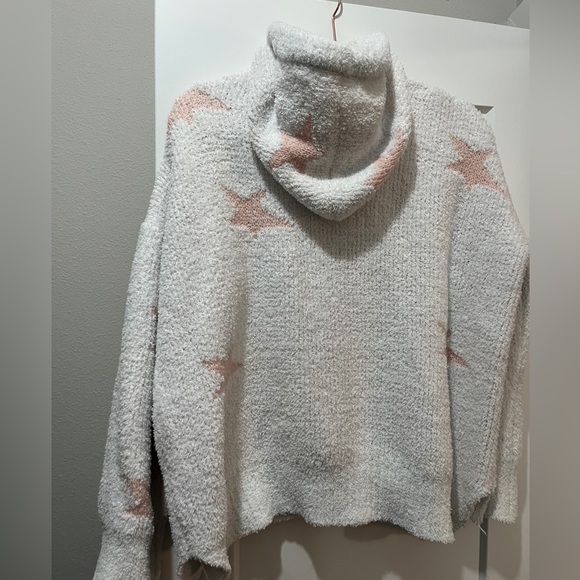 Fuzzy Pull Over Sweater - Picture 4 of 4